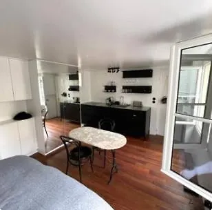 Apartment Studio Au Coeur De St-germain-des-pres Paris
